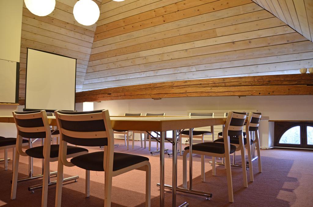 Ecohotel L'Aubier Монтезиллон Экстерьер фото